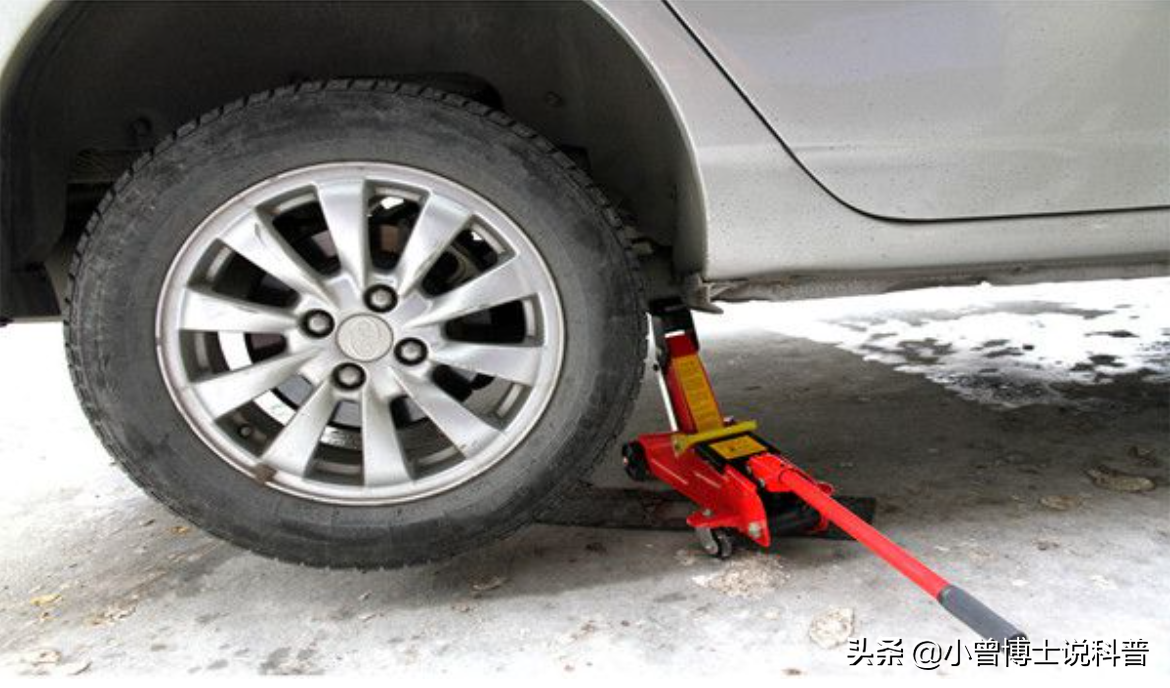 千斤頂為啥能頂起百噸重物？是何原理？看完就明白