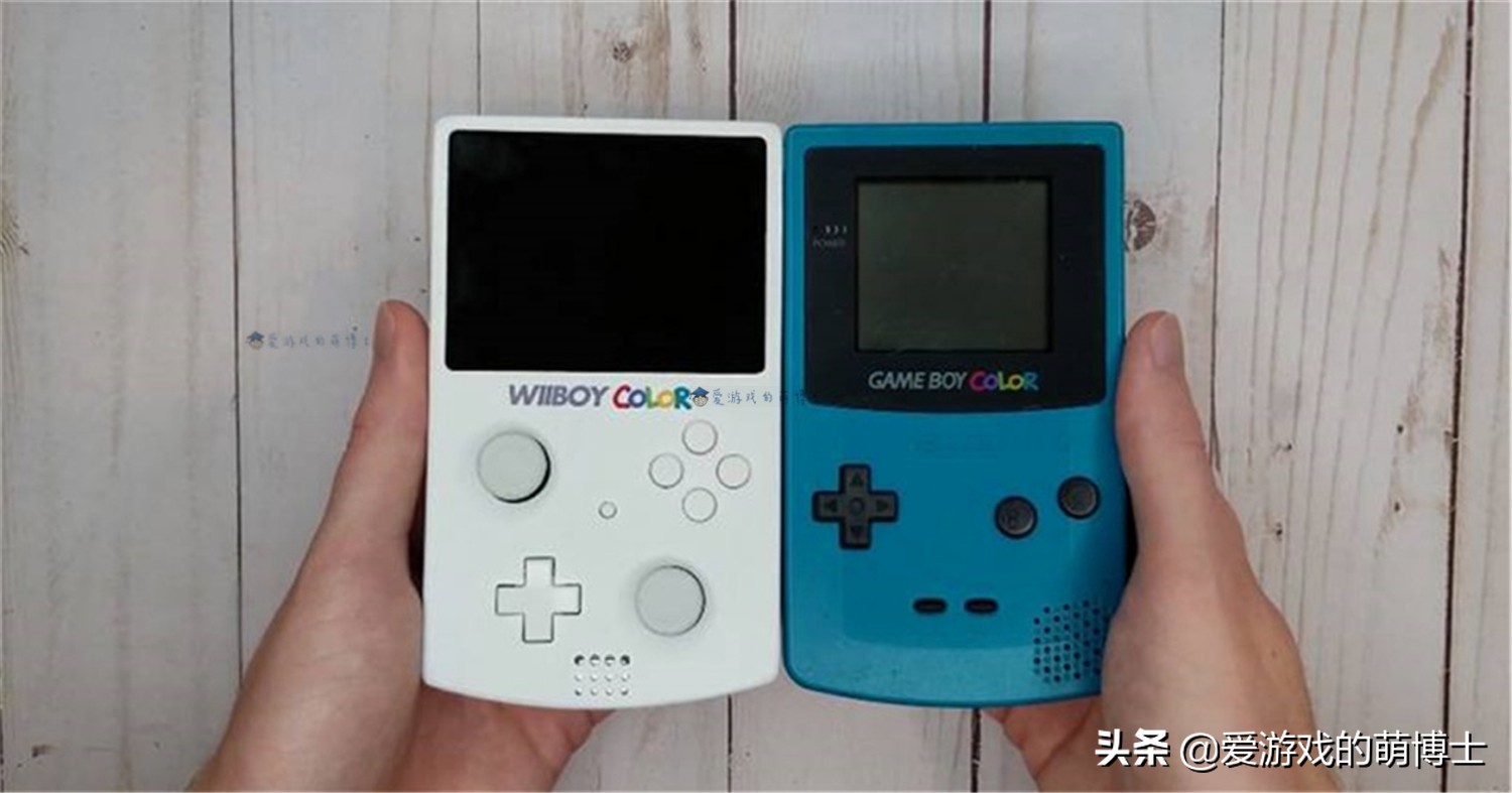隨時隨地玩經典主機游戲，玩家將索尼PS2改造成了一臺掌機