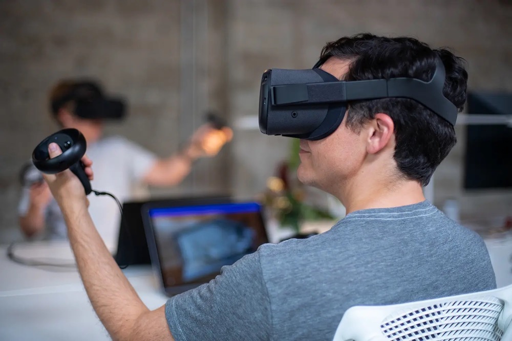 VR 初學者指南：常見問題解答和所有您需要知道的