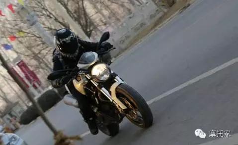 摩托家／聊聊我曾經的最愛，08款杜卡迪ducati 696