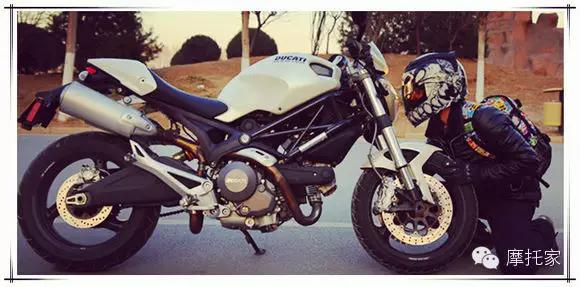 摩托家／聊聊我曾經的最愛，08款杜卡迪ducati 696