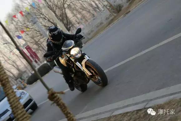 摩托家／聊聊我曾經的最愛，08款杜卡迪ducati 696