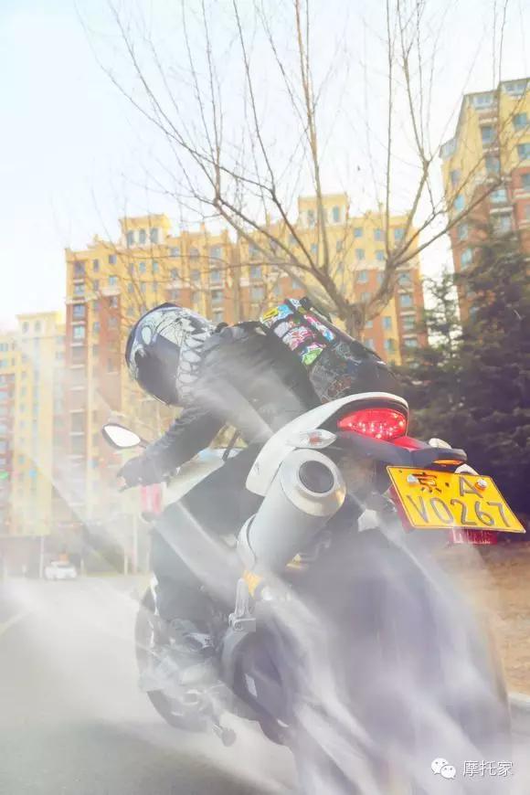 摩托家／聊聊我曾經的最愛，08款杜卡迪ducati 696