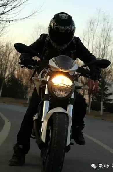 摩托家／聊聊我曾經的最愛，08款杜卡迪ducati 696