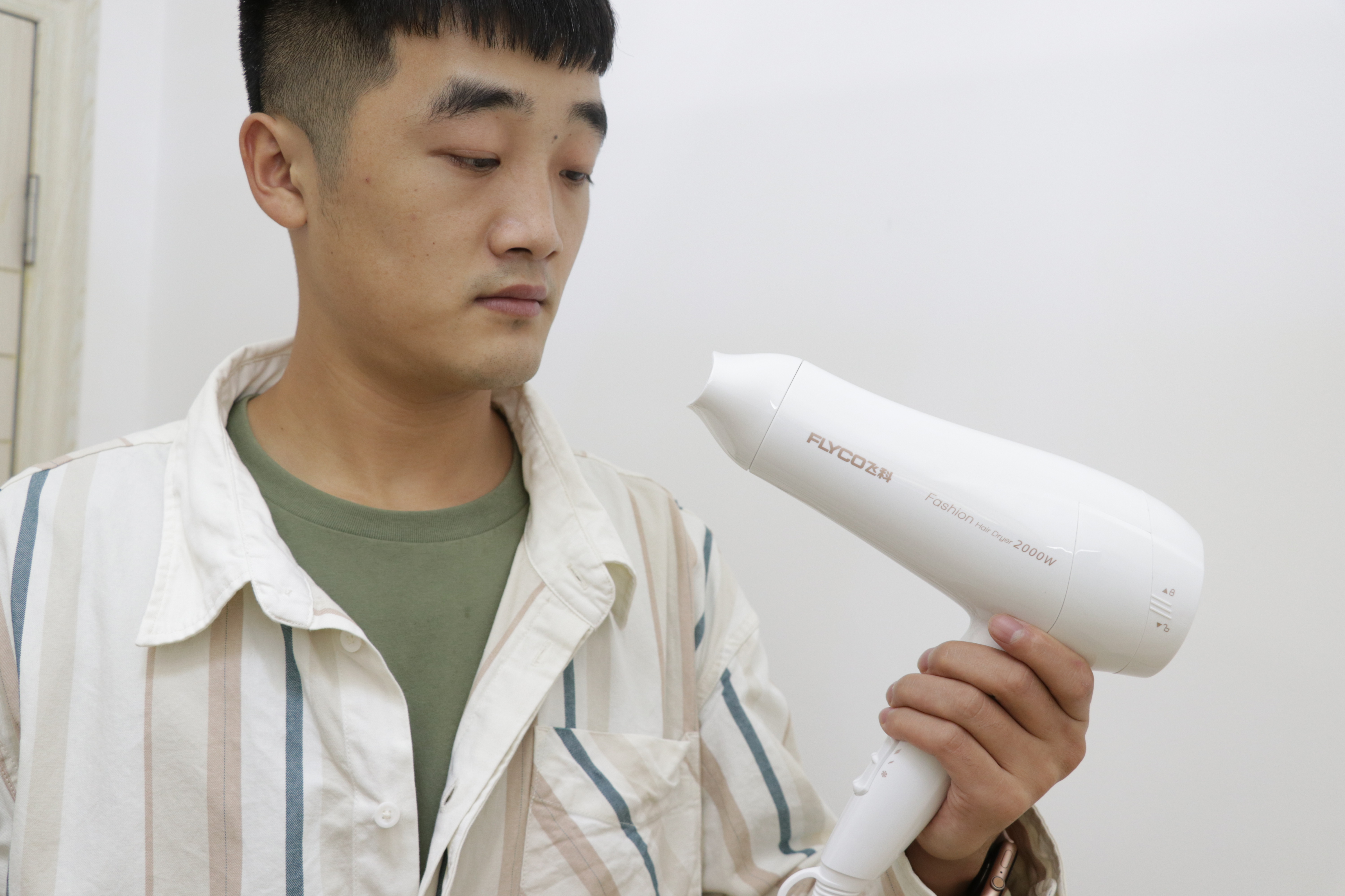 體驗飛科電吹風，6檔變速控溫+2000W大功率：價格太感人