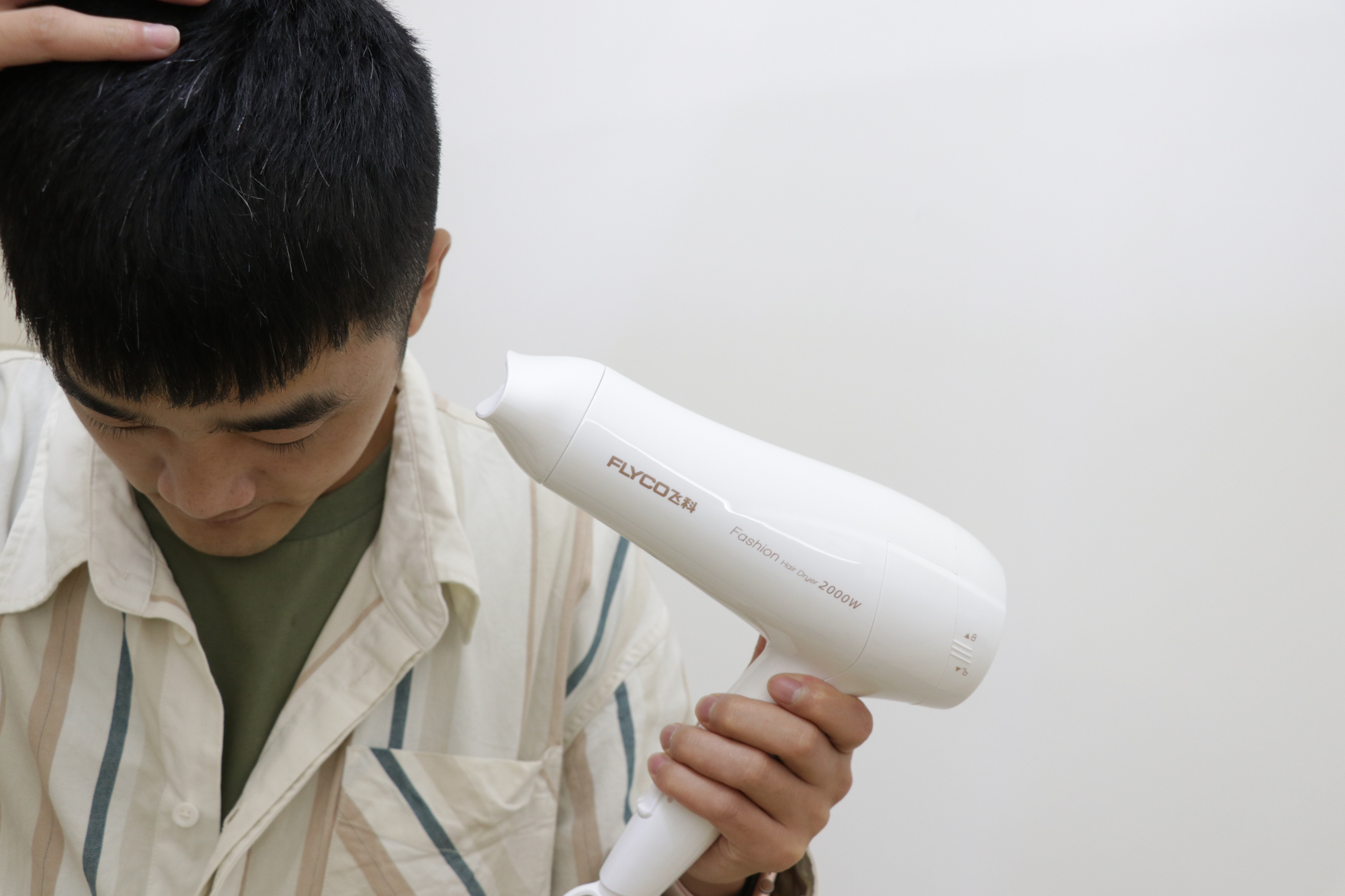 體驗飛科電吹風，6檔變速控溫+2000W大功率：價格太感人