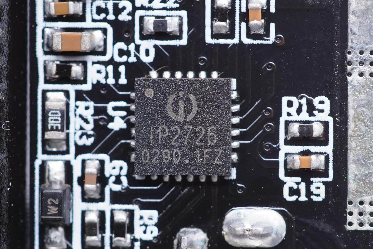 插座一哥公牛推出全新20W快充86面板，拆開看看75一個值不值得買