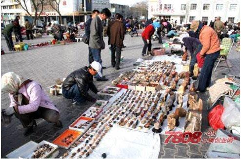 擺地攤賣什么最賺錢而且很受歡迎？地攤二十大暴利產品適合你嗎？