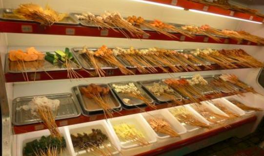 你絕對都吃過！鄭州這六家老牌火鍋店，傣妹佰人王太接地氣！