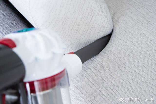 我又向高品質生活邁進了一步！戴森V7 Mattress除螨儀手持吸塵器