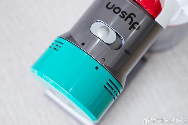 我又向高品質生活邁進了一步！戴森V7 Mattress除螨儀手持吸塵器