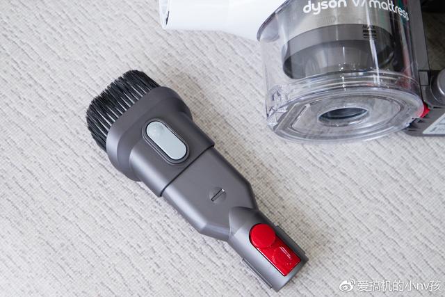 我又向高品質生活邁進了一步！戴森V7 Mattress除螨儀手持吸塵器