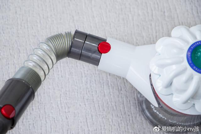 我又向高品質生活邁進了一步！戴森V7 Mattress除螨儀手持吸塵器