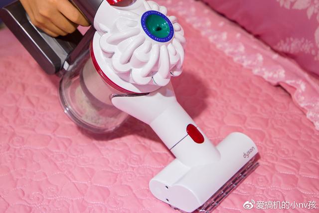 我又向高品質生活邁進了一步！戴森V7 Mattress除螨儀手持吸塵器
