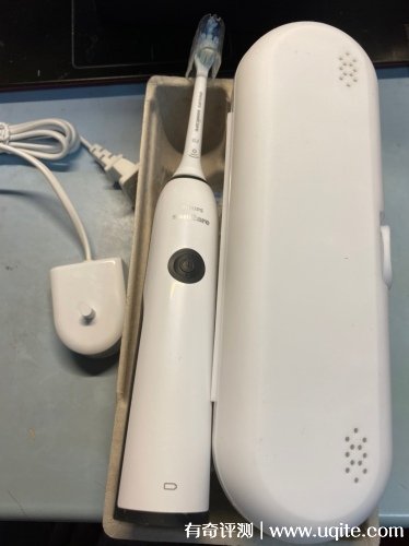 飛利浦電動牙刷哪款好是哪里產的，入門爆款評測(價格249元）    
