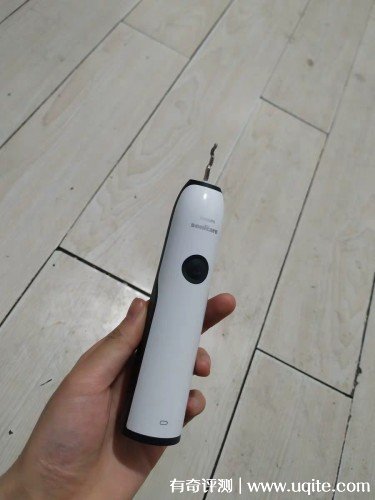 飛利浦電動牙刷哪款好是哪里產的，入門爆款評測(價格249元）    