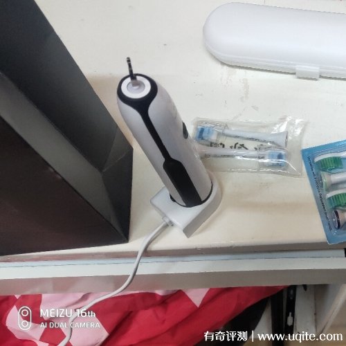 飛利浦電動牙刷哪款好是哪里產的，入門爆款評測(價格249元）    