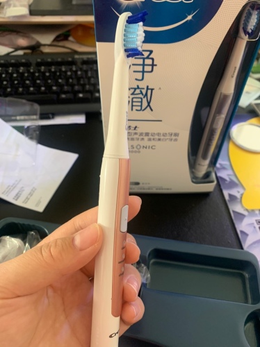 Crest佳潔士電動牙刷好不好好用嗎，使用效果測評(價格僅209元） 