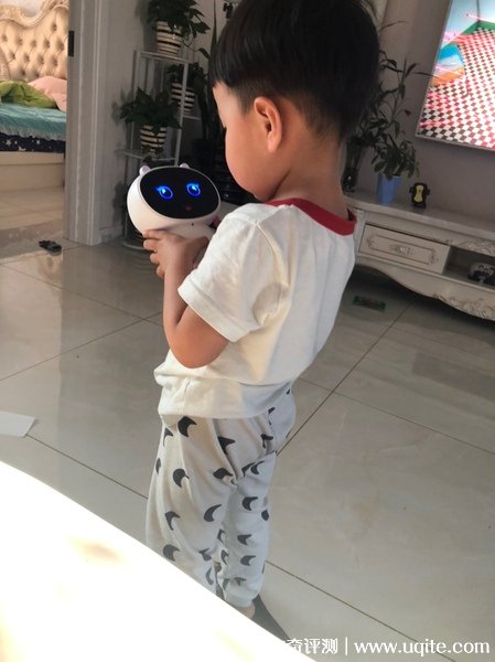 南果AI益智機器人玩具怎么樣，適合多大的孩子玩（0-12歲）