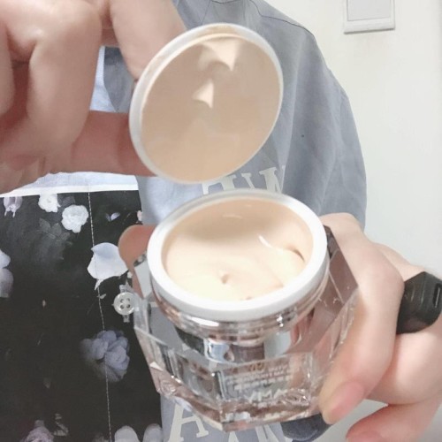 安美粉底霜怎么樣好用嗎，推薦安美金蓋粉底霜(細膩無暇奶油肌)