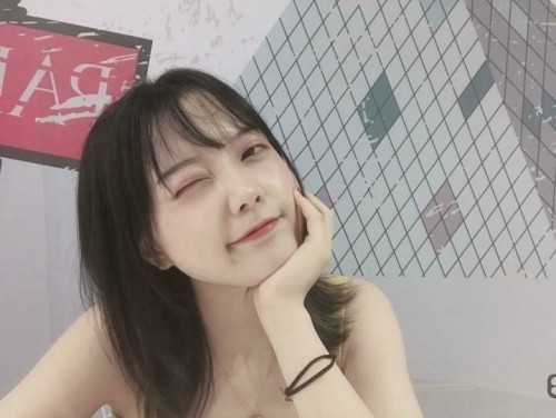 yzs粉底液怎么樣好用嗎是什么牌子，真實上妝體驗分享(干皮親媽)