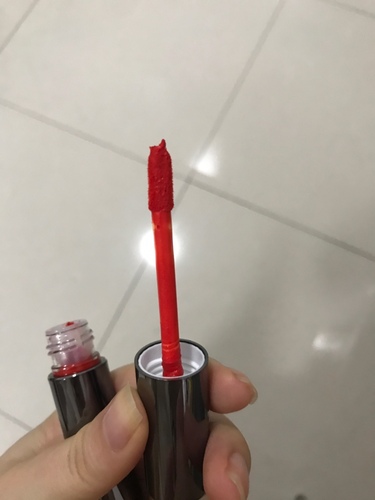 吾妖妝唇釉怎么樣是什么品牌，推薦熱門色號(05橘色試色)