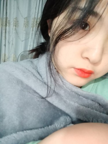 吾妖妝唇釉怎么樣是什么品牌，推薦熱門色號(05橘色試色)
