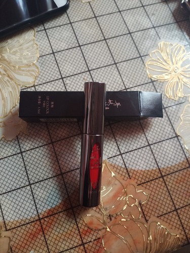 吾妖妝唇釉怎么樣是什么品牌，推薦熱門色號(05橘色試色)
