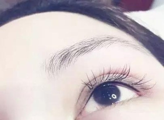 眼線和美瞳線的區別怎么畫，美瞳線更加自然(詳細方法教學)