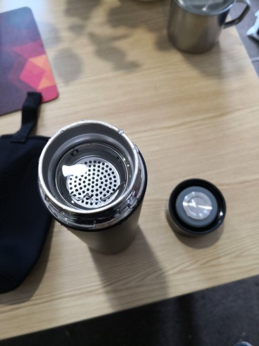 臥龍保溫杯質量怎么樣是不是品牌，智能保溫杯使用體驗(國產品牌)