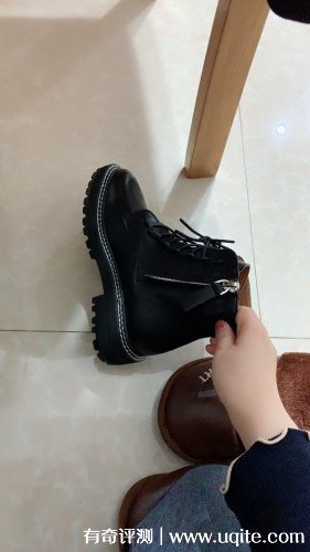 達芙妮馬丁靴女鞋質量怎么樣，真實購買體驗(性價比高值得購買)