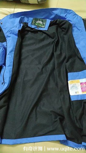 孤獨者沖鋒衣質量怎么樣是哪國品牌，使用效果親測(價位只75云）