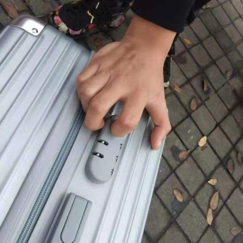 淘寶尚層行李箱質量怎么樣是品牌好嗎，使用效果評測(國產)